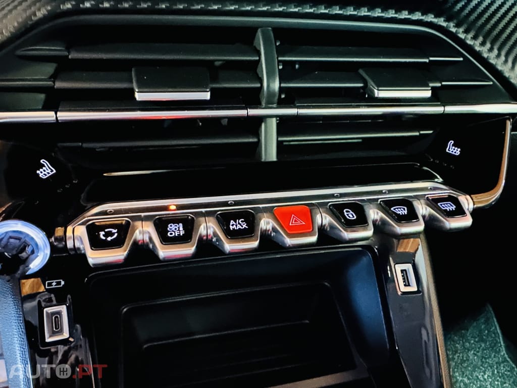 Peugeot E-2008 50 kWh Active Pack