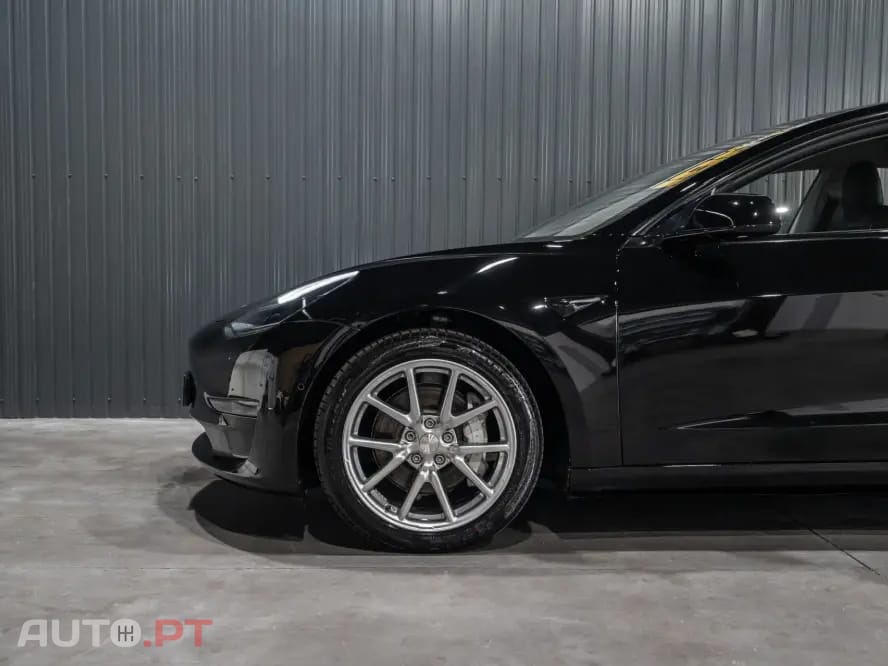 Tesla Model 3 Long-Range Dual Motor AWD