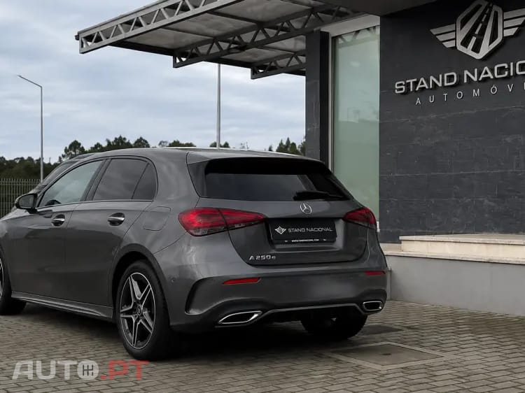 Mercedes-Benz A 250 e AMG Line