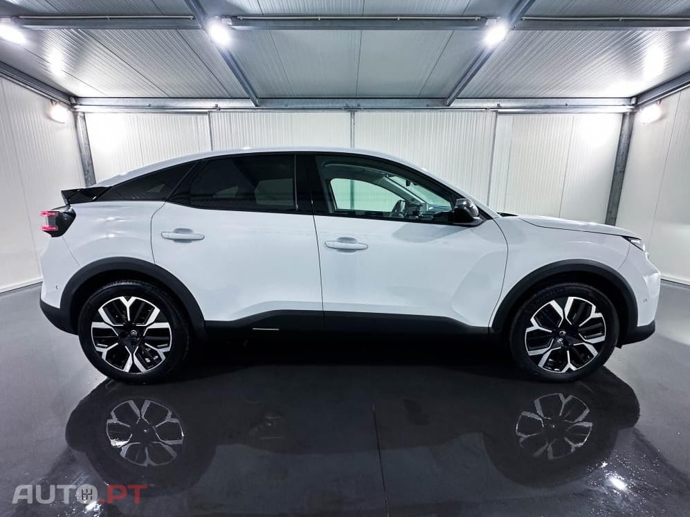 Citroen C4 PureTech 130 Stop&Start EAT8 SHINE