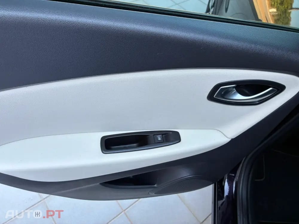 Renault Captur 1.2 TCe Initiale Paris EDC