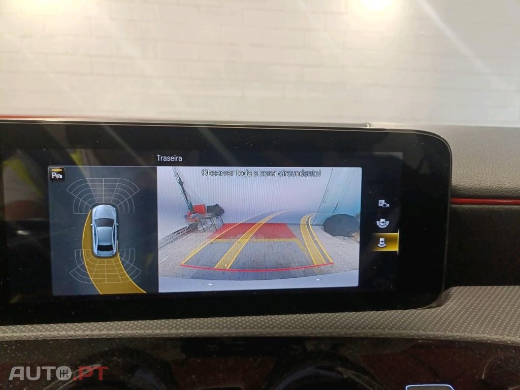 Mercedes-Benz A 250 e AMG Line