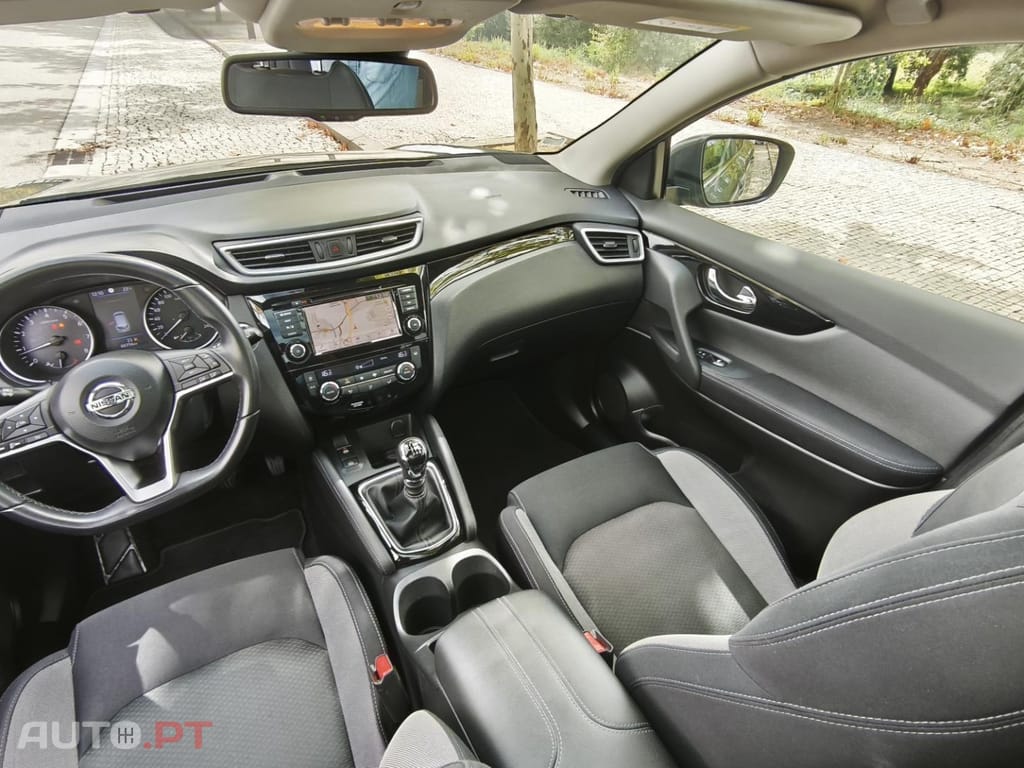 Nissan Qashqai 1.3 DIG-T N-Connecta J18 Led