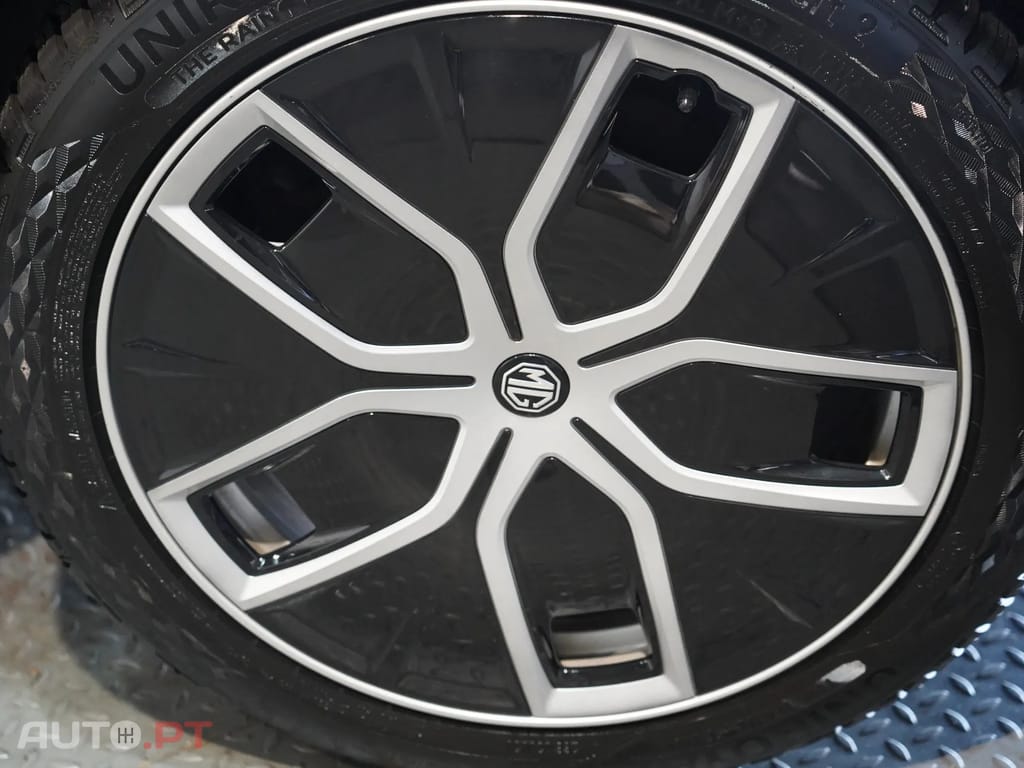 MG MG4 64 kWh Luxury