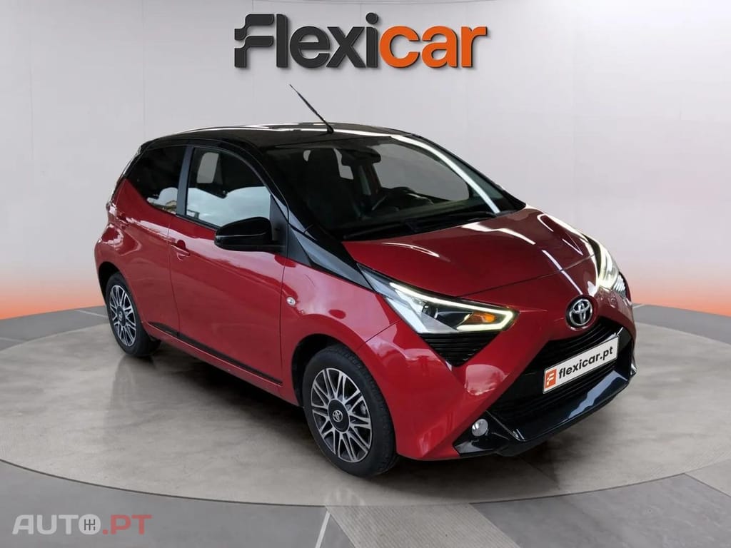 Toyota Aygo 1.0 VVti Exclusive Red