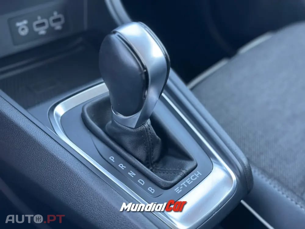 Renault Captur 1.6 Hybrid E-Tech Intens