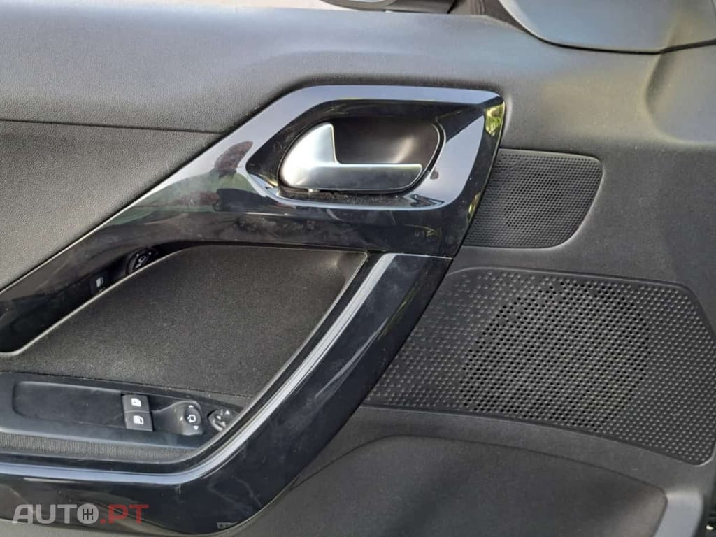 Peugeot 208 1.2 PureTech Signature