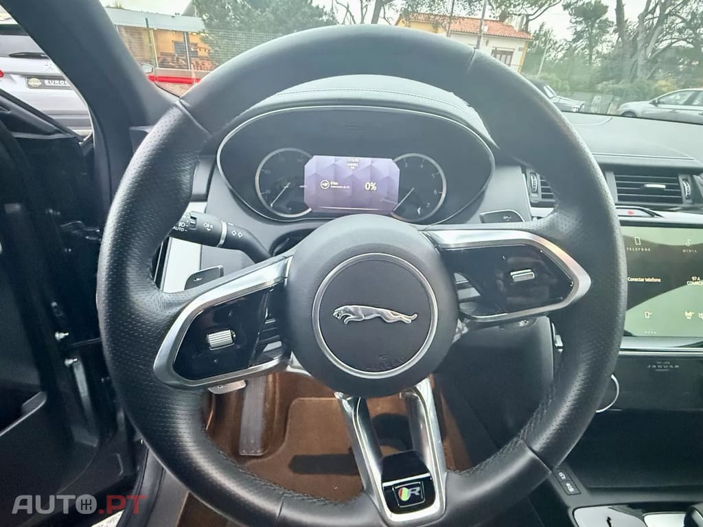 Jaguar E-Pace 1.5 P300e R-Dynamic SE AWD Aut. — fotografia 8