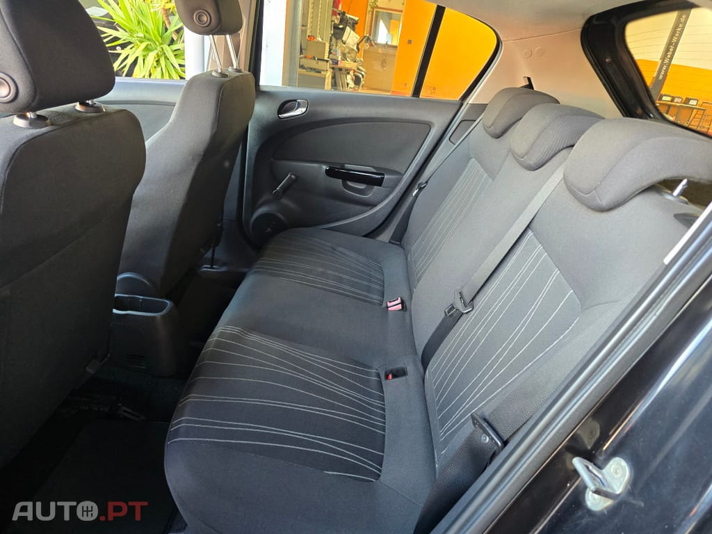 Opel Corsa 1.2 Enjoy