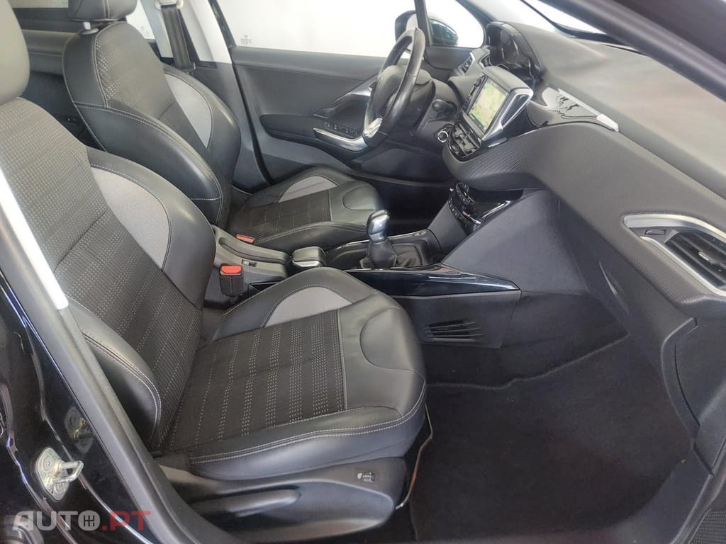 Peugeot 2008 1.2 PureTech Allure