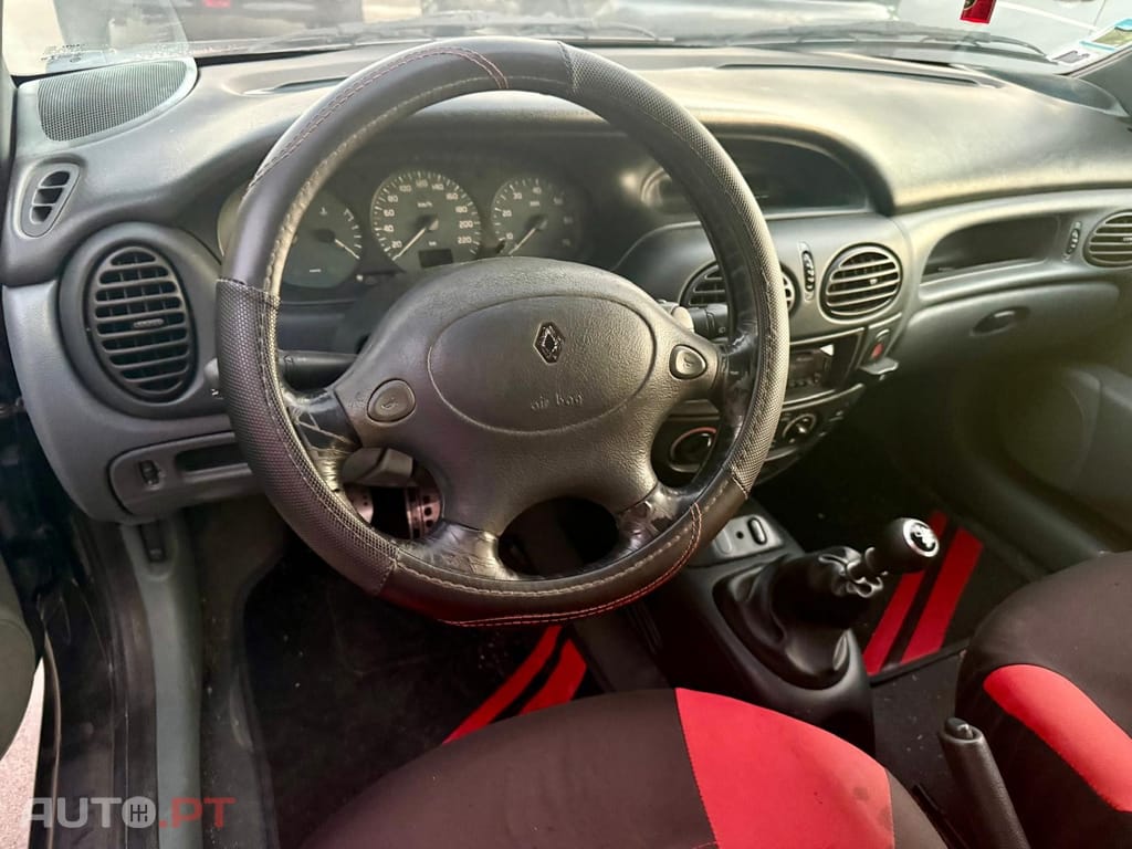 Renault Mégane Coupe 1.6e Symbol