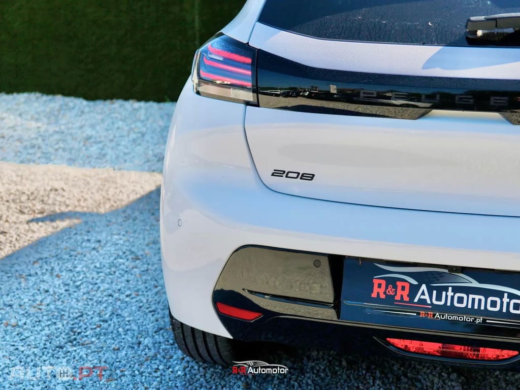 Peugeot 208 1.2 Hybrid Allure e-DCS6