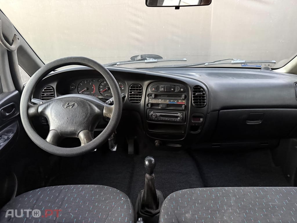 Hyundai H-1 2.5