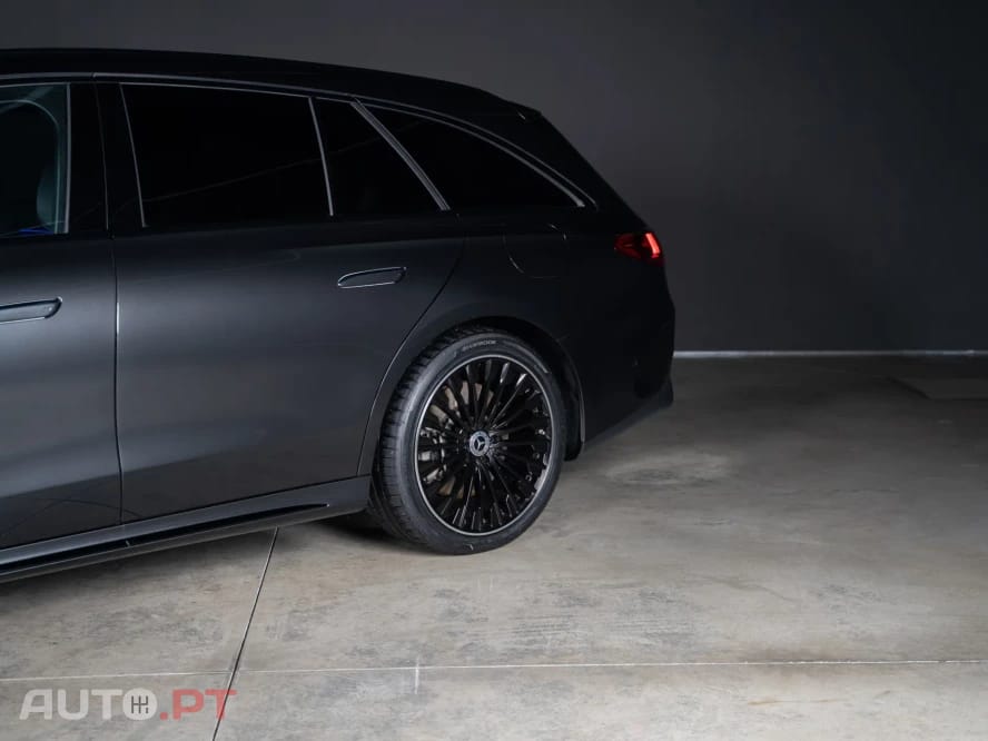 Mercedes-Benz E 300 9G-TRONIC AMG Line