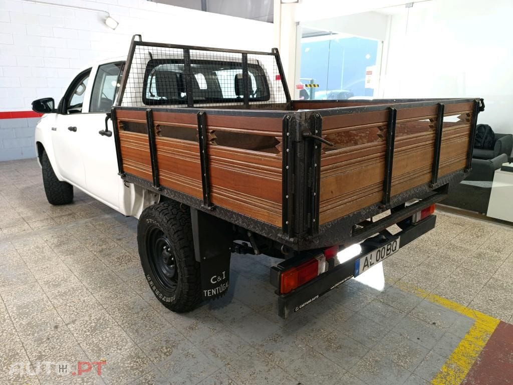 Toyota Hilux 2.4 D-4D 4WD CD CH