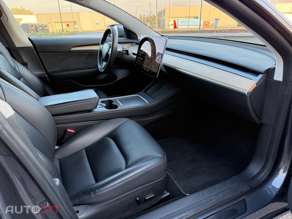 Tesla Model 3 Long-Range Dual Motor AWD