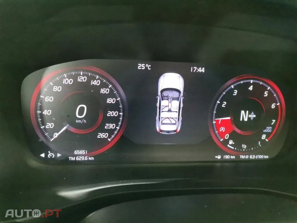 Volvo XC40 1.5 T3 Momentum Core