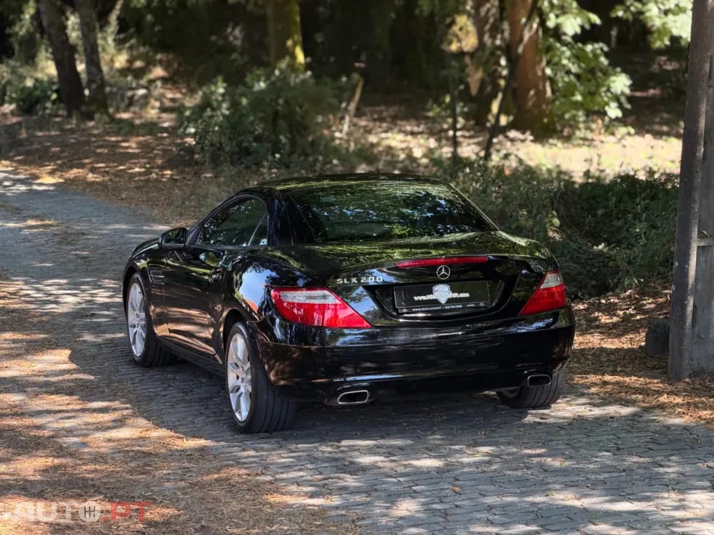 Mercedes-Benz SLK 200 Outro