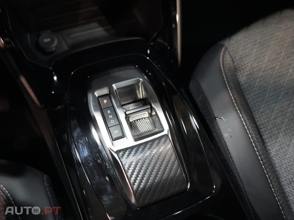 Peugeot 2008 1.2 Hybrid Allure e-DCS6