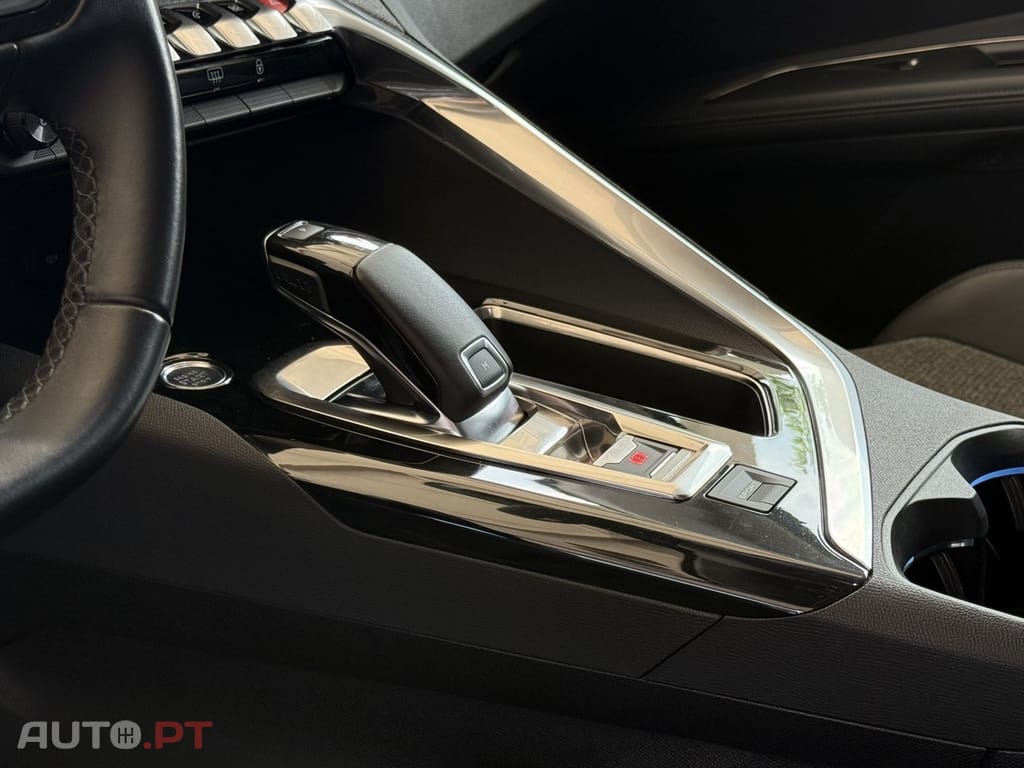 Peugeot 3008 1.2 PureTech Allure EAT8