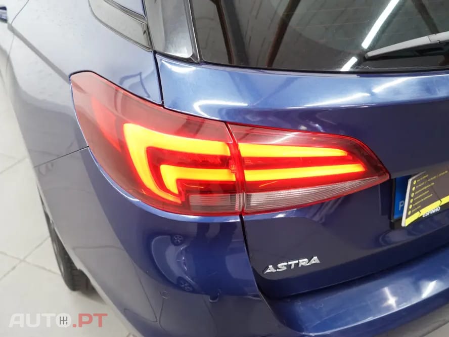 Opel Astra Sports Tourer 1.2 T Edition