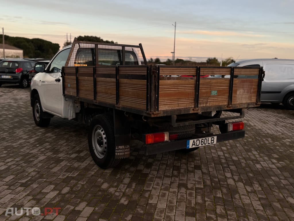 Toyota Hilux 2.4 D-4D 4WD CS CM