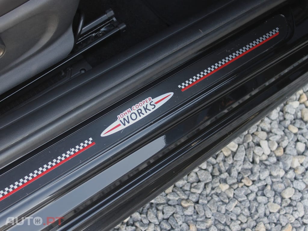 MINI John Cooper Works Auto Desportiva