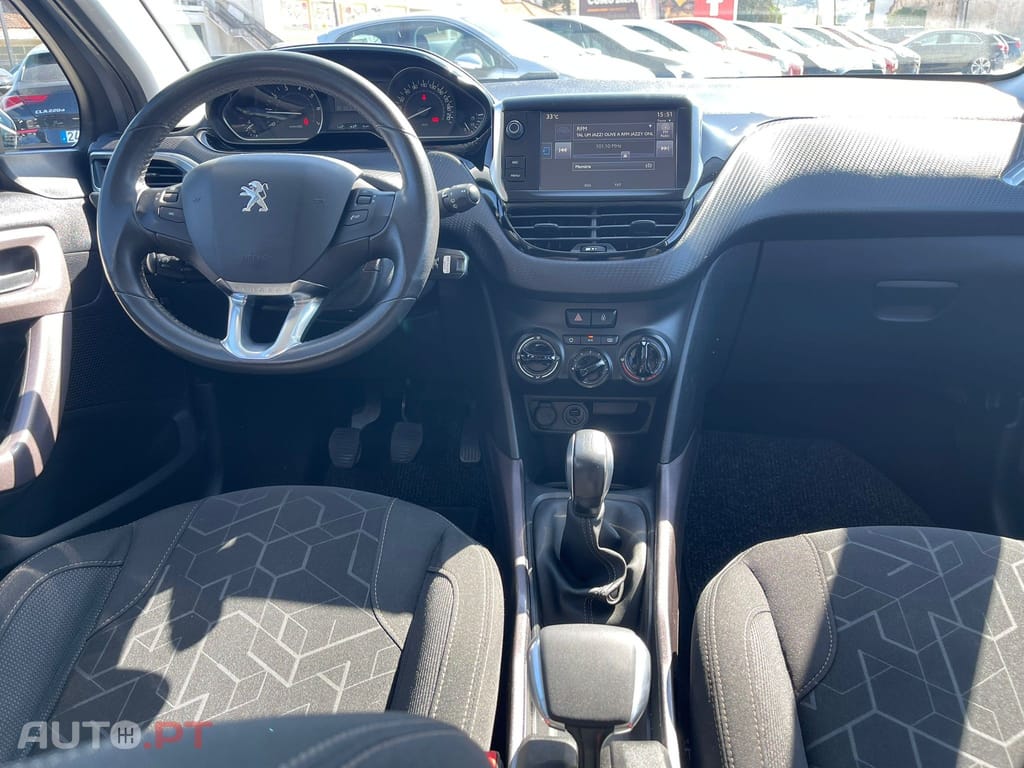 Peugeot 2008 1.2 PureTech Style