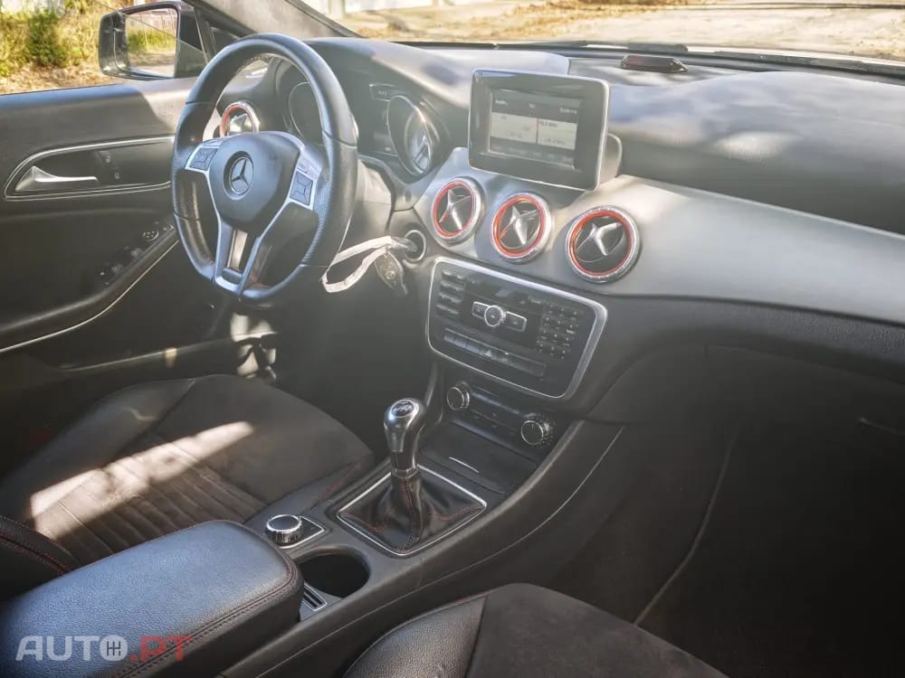 Mercedes-Benz CLA 200