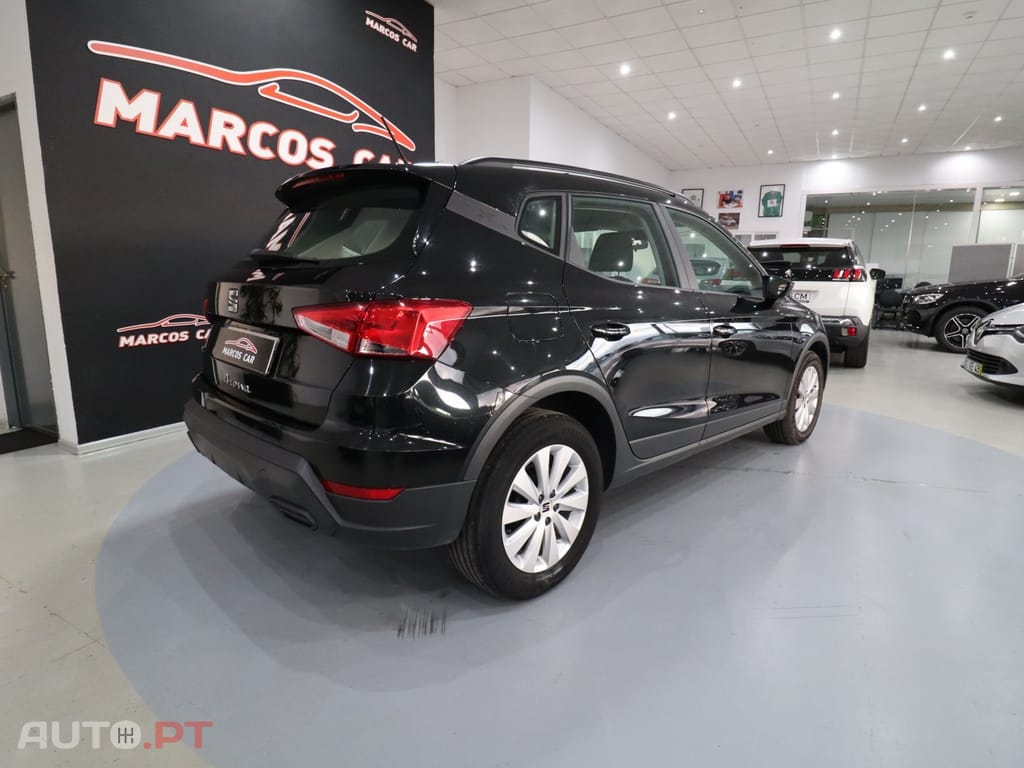 SEAT Arona 1.0 TSI Style — fotografia 4