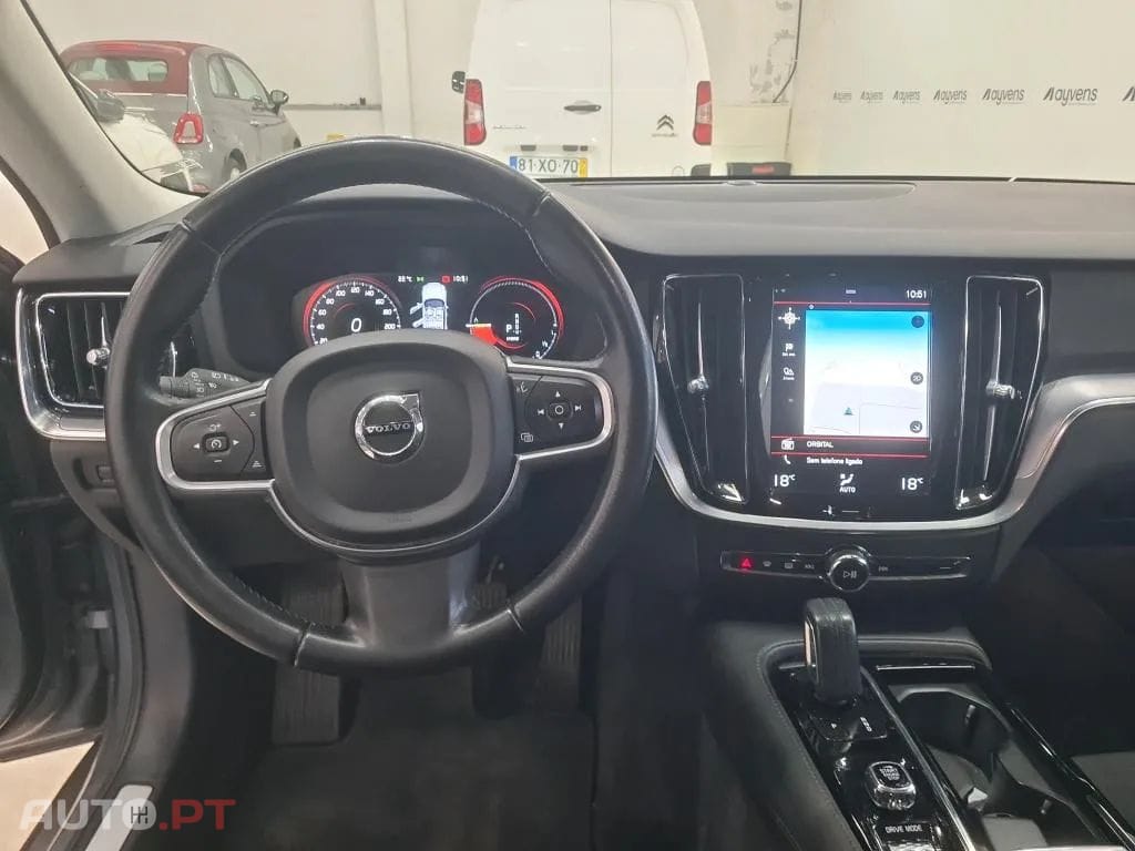 Volvo V60 2.0 T8 AWD TE Momentum Plus