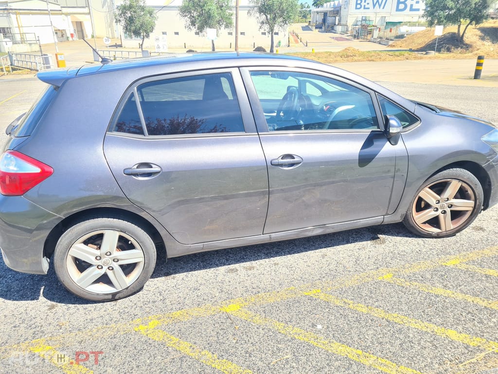 Toyota Auris 1.4 d4d pack sport