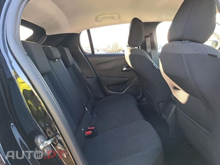 Peugeot E-208 50 kWh Style