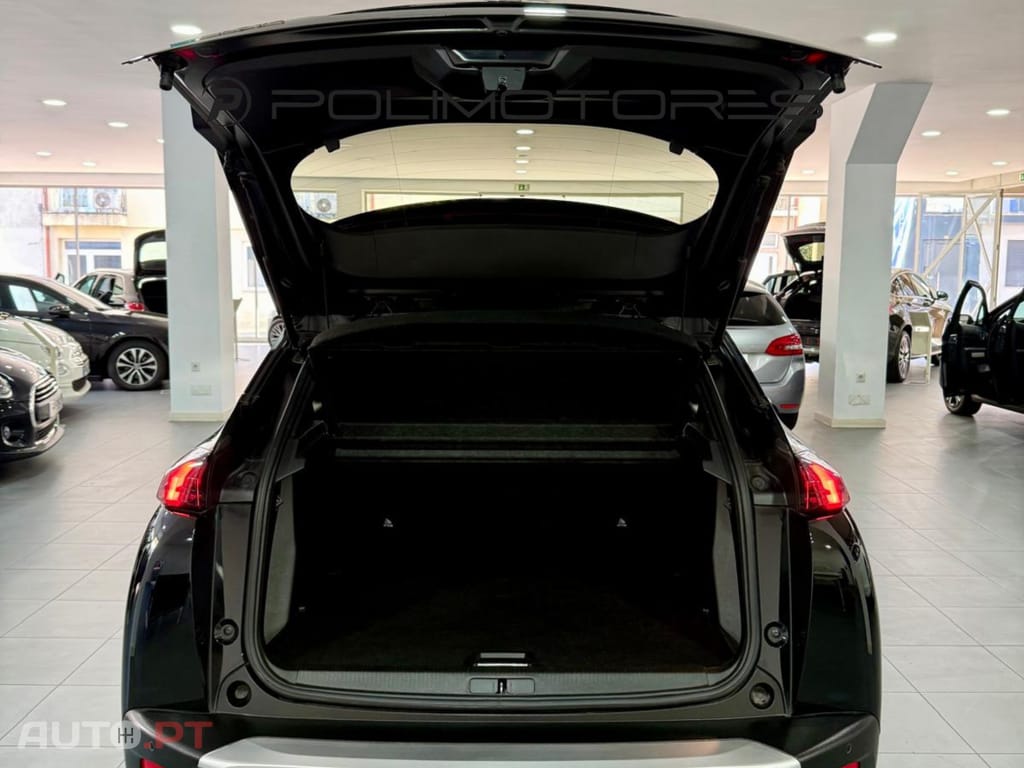 Peugeot E-2008 50 kWh Allure Pack