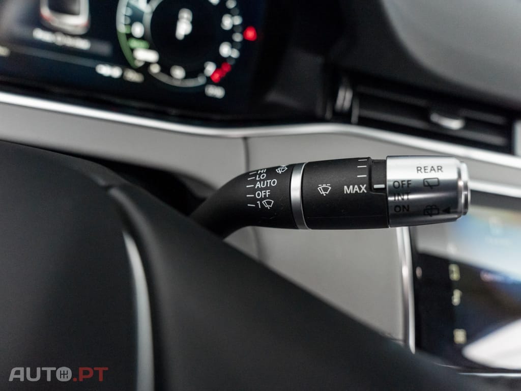 Land Rover Evoque 1.5 P300e AWD R-Dynamic S Auto