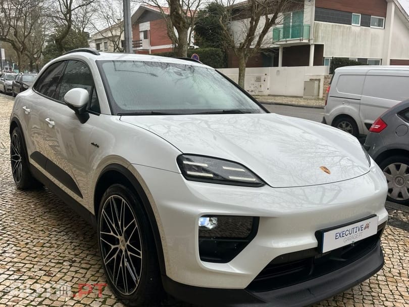 Porsche Macan Electric 4