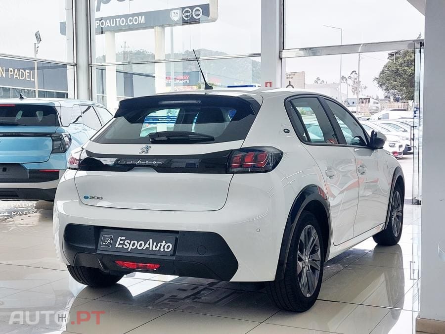 Peugeot E-208 50 kWh Active