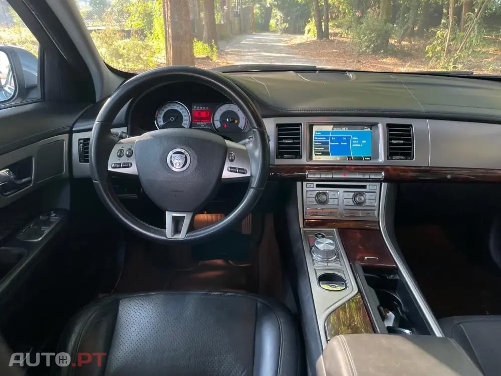 Jaguar XF 2.7 D V6 Premium Luxury