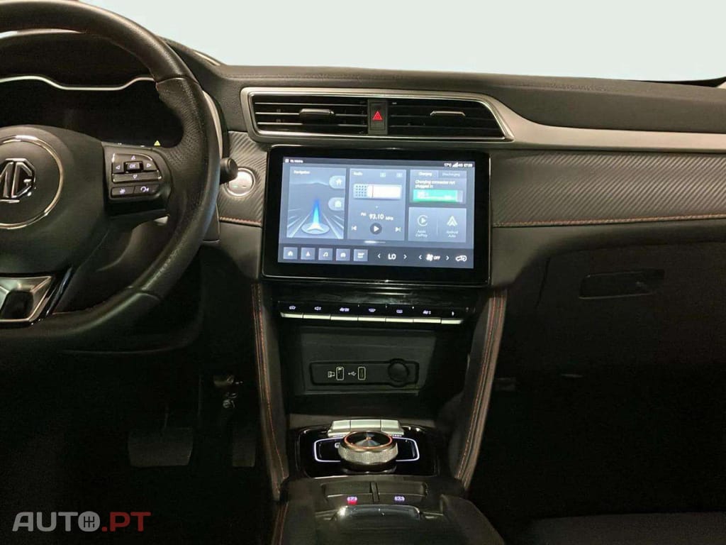 MG ZS EV 72.6 kWh Luxury OBC 11 KW