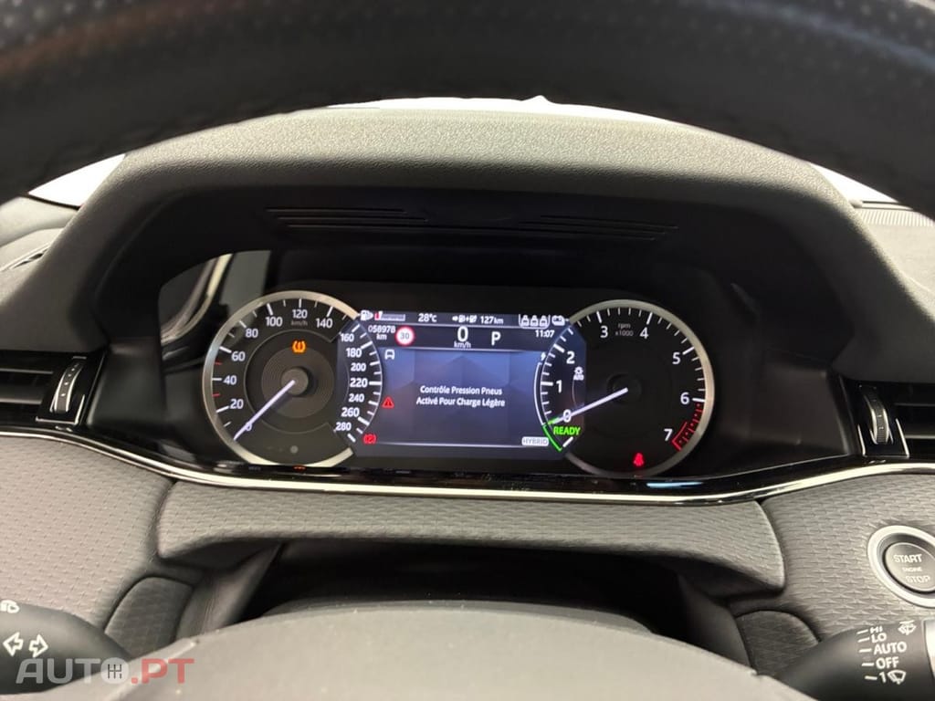 Land Rover Evoque P300e R-Dynamic HSE