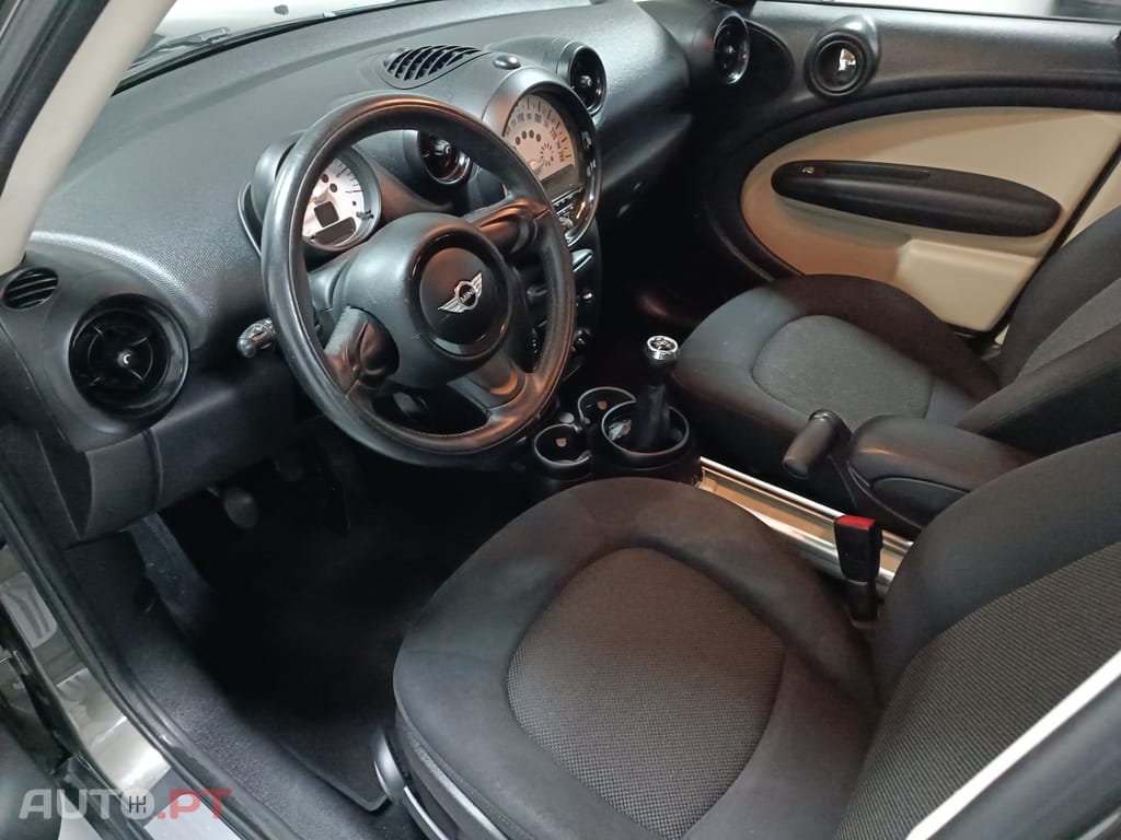 MINI Countryman One D