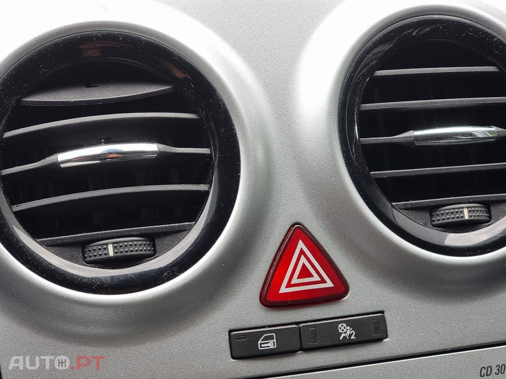 Opel Corsa 1.2 Enjoy