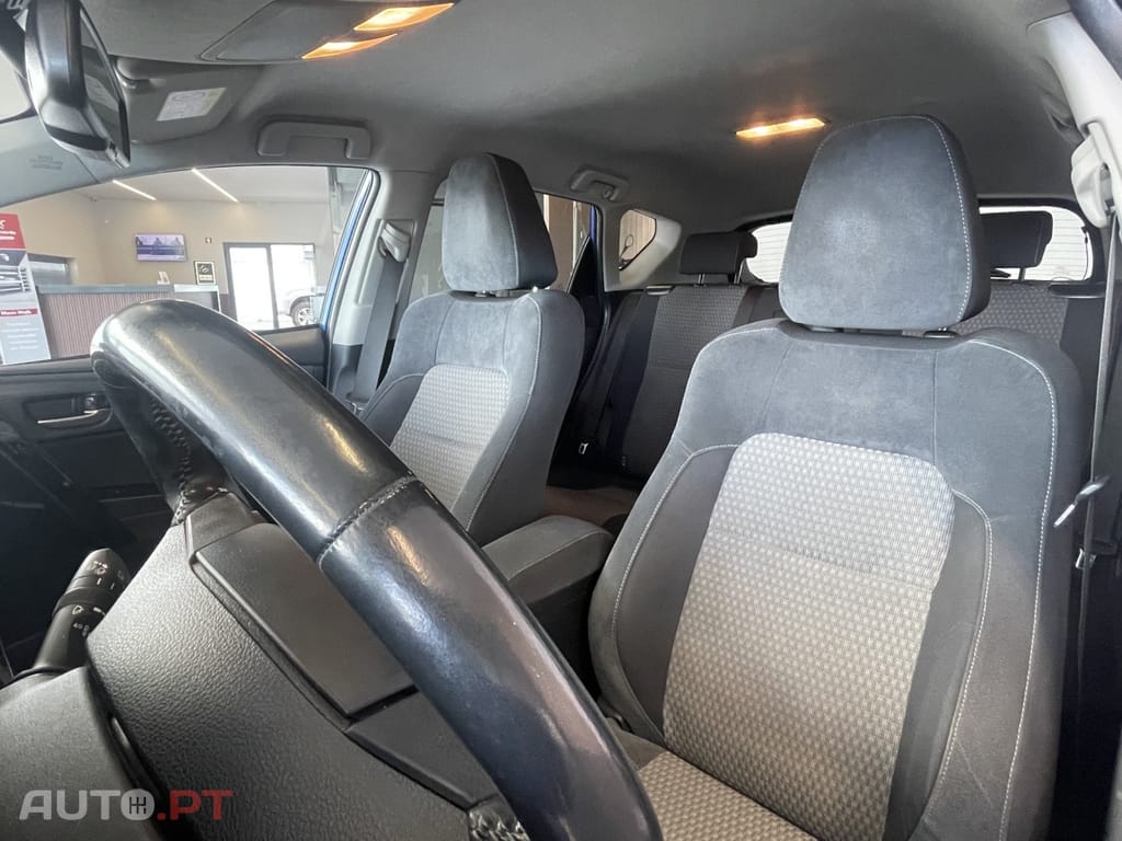 Toyota Auris 1.8 HSD Comfort +P.Techno+P.Sport