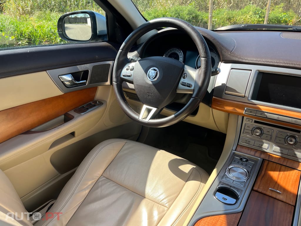 Jaguar XF 3.0 D V6 Premium Luxury