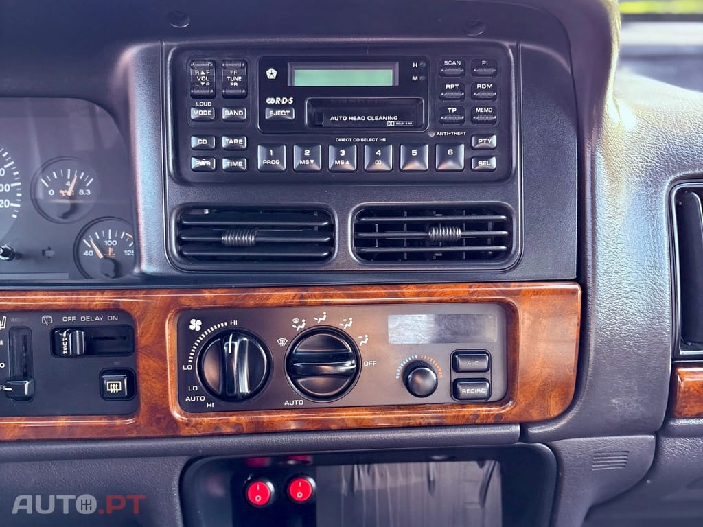Jeep Grand Cherokee 2.5 TD Official