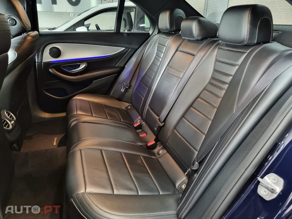 Mercedes-Benz E 220 AMG Line