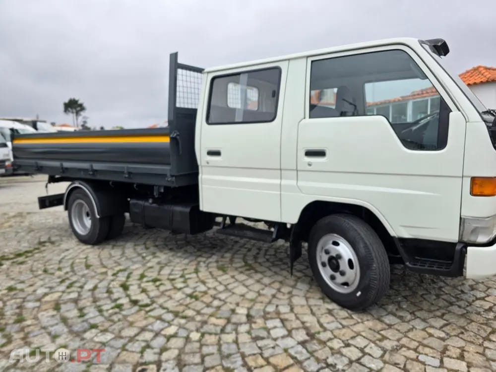 Toyota Dyna 250 (31BUE4) 3.5