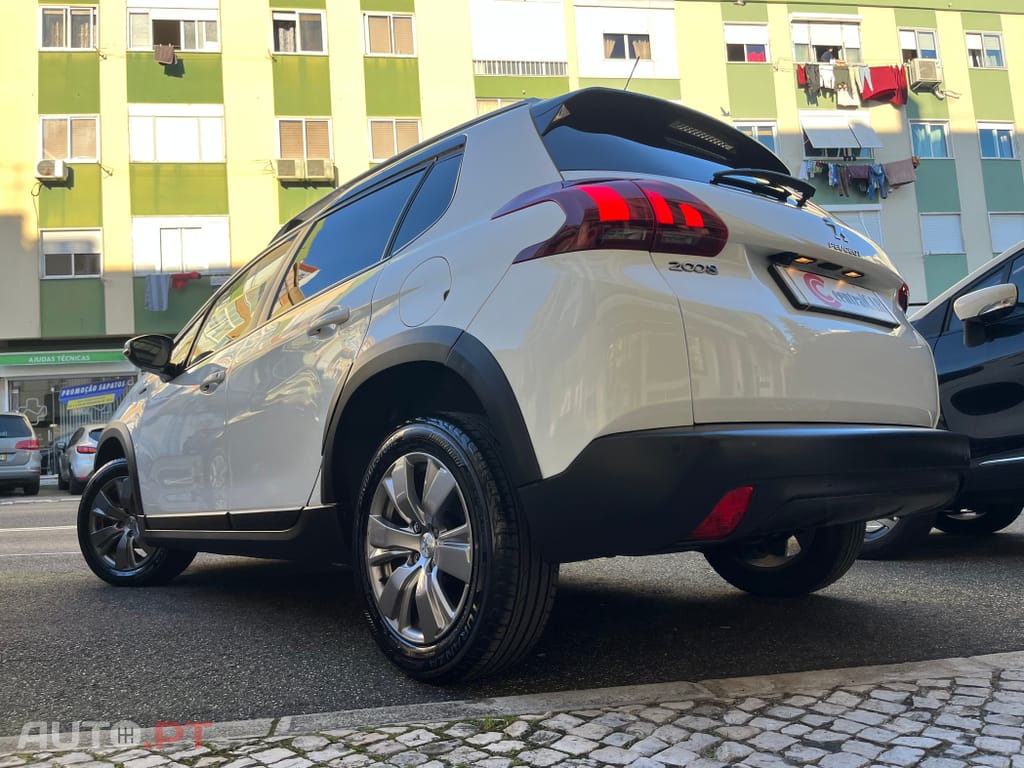 Peugeot 2008 1.5 BlueHDi Signature