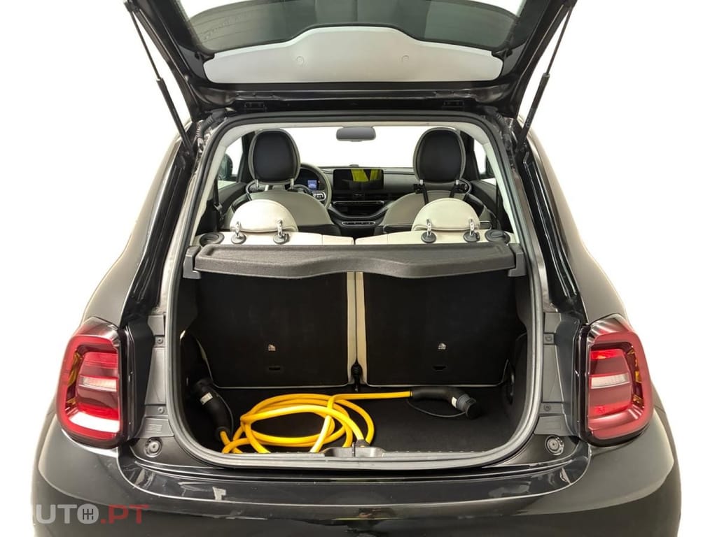 Fiat 500e La Prima