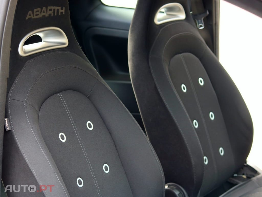 Abarth 595 1.4 T-Jet Competizione